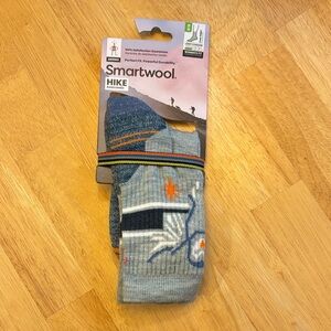 Women’s Smartwool hiking socks size medium